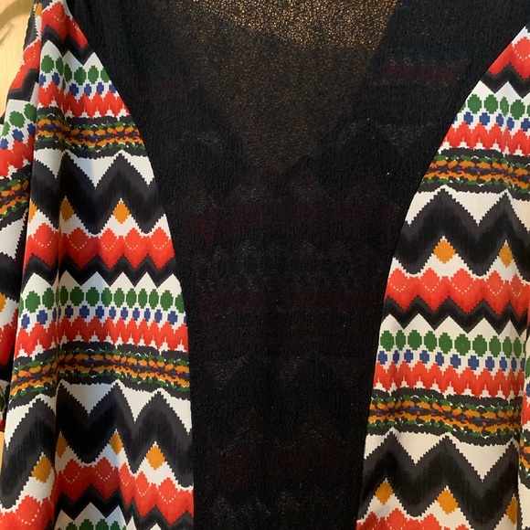 Multicolored Patterned Cold Shoulder Top - Picture 8 of 8